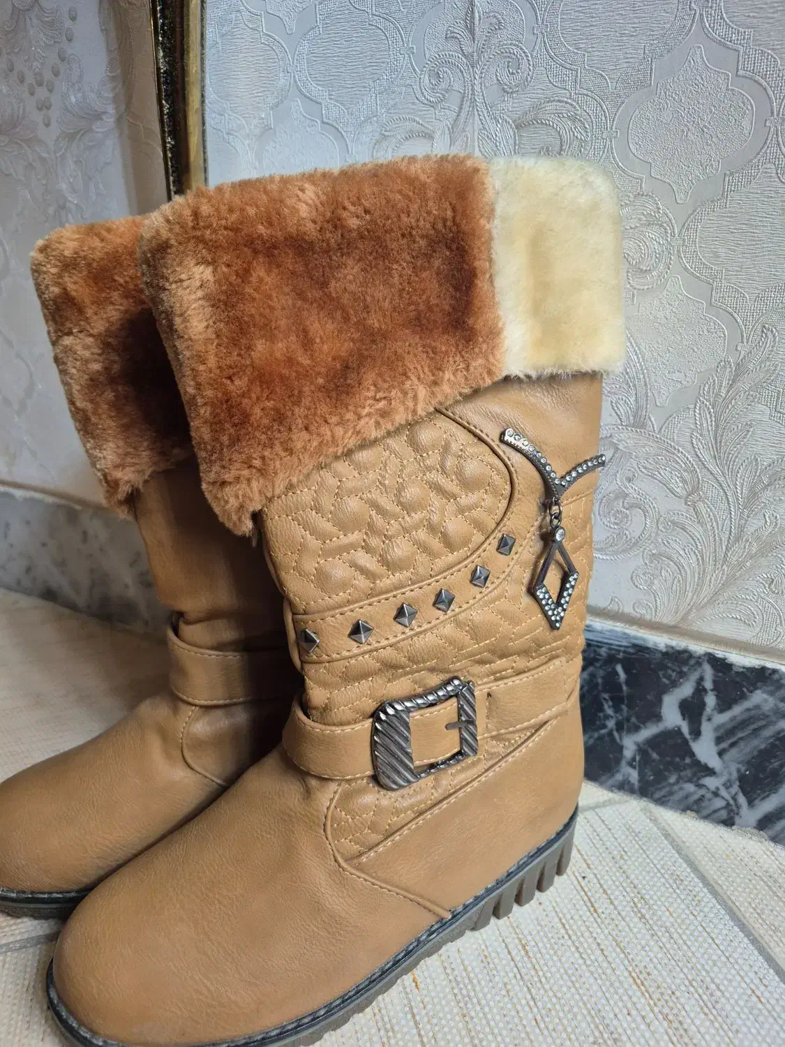 چکمه دخترانه کاملا نو|کیف، کفش، کمربند|نهاوند, |دیوار