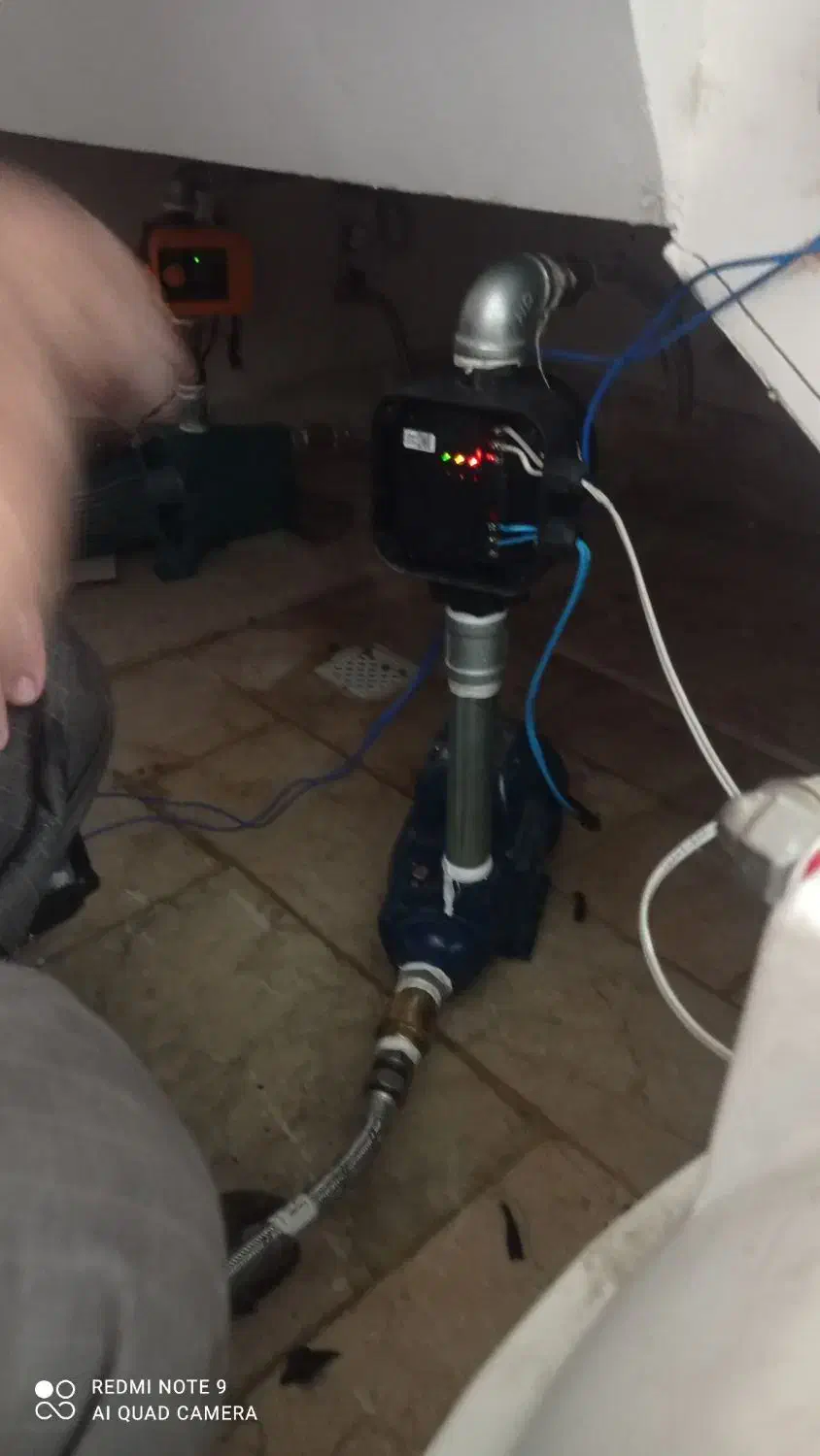 لوله‌کشی و نصب پمپ و منبع آب در محل|خدمات پیشه و مهارت|مشهد, طلاب|دیوار