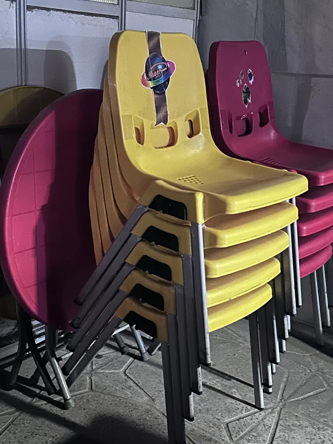 میز و صندلی کافه ای|صندلی و نیمکت|سنندج, |دیوار