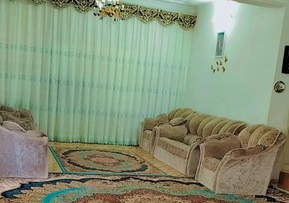 یک دست مبل راحتی ۹نفره همراه میز وسط|مبلمان خانگی و میز عسلی|علی‌آباد کتول, |دیوار