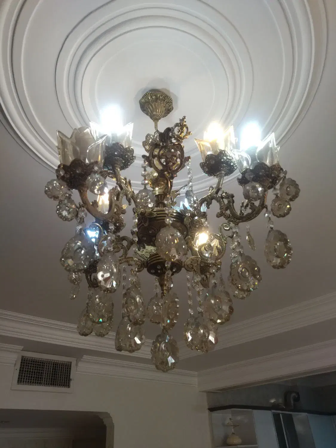 لوستر برنجی اصل ۴ شاخه ۸ شعله|لوستر و چراغ آویز|پاکدشت, پاکدشت (مامازند)|دیوار