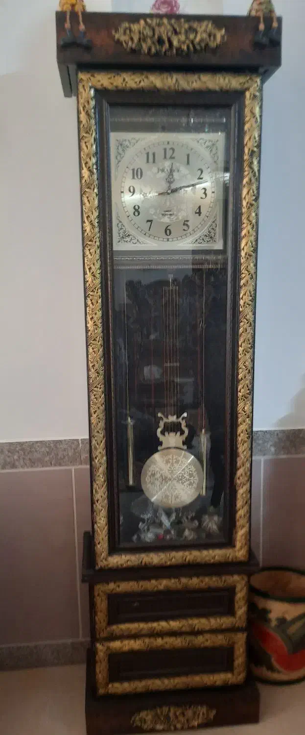 ساعت ایستاده چوبی در کازرون|ساعت دیواری و تزئینی|کازرون, |دیوار