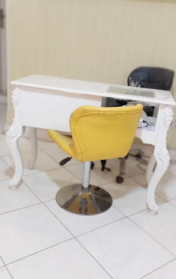 میزناخن 1عدد کانترمنشی بانورمخفی استندلاک|آرایشگاه و سالن‌های زیبایی|رباط‌کریم, رباط‌کریم|دیوار