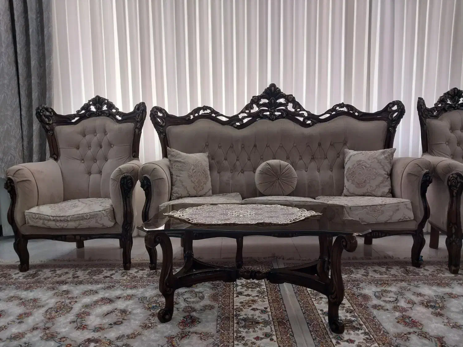 مبلمان ۹نفره|مبلمان خانگی و میز عسلی|بروجرد, |دیوار