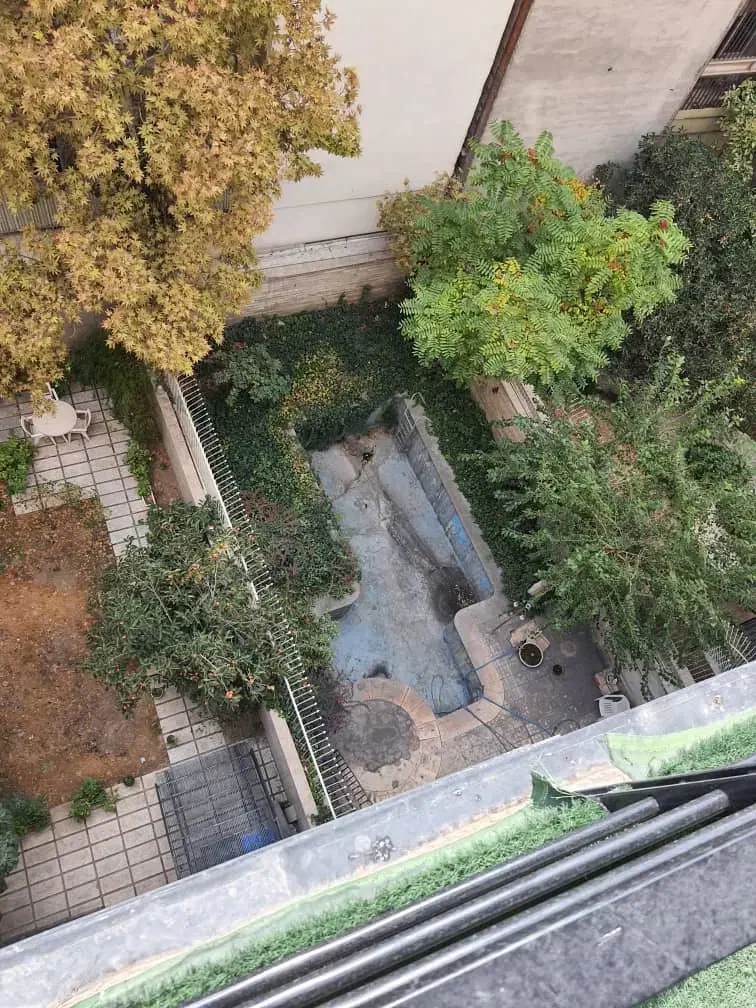 پاسداران ۳۰۰ متر مستغلات در ۲/۵ طبقه