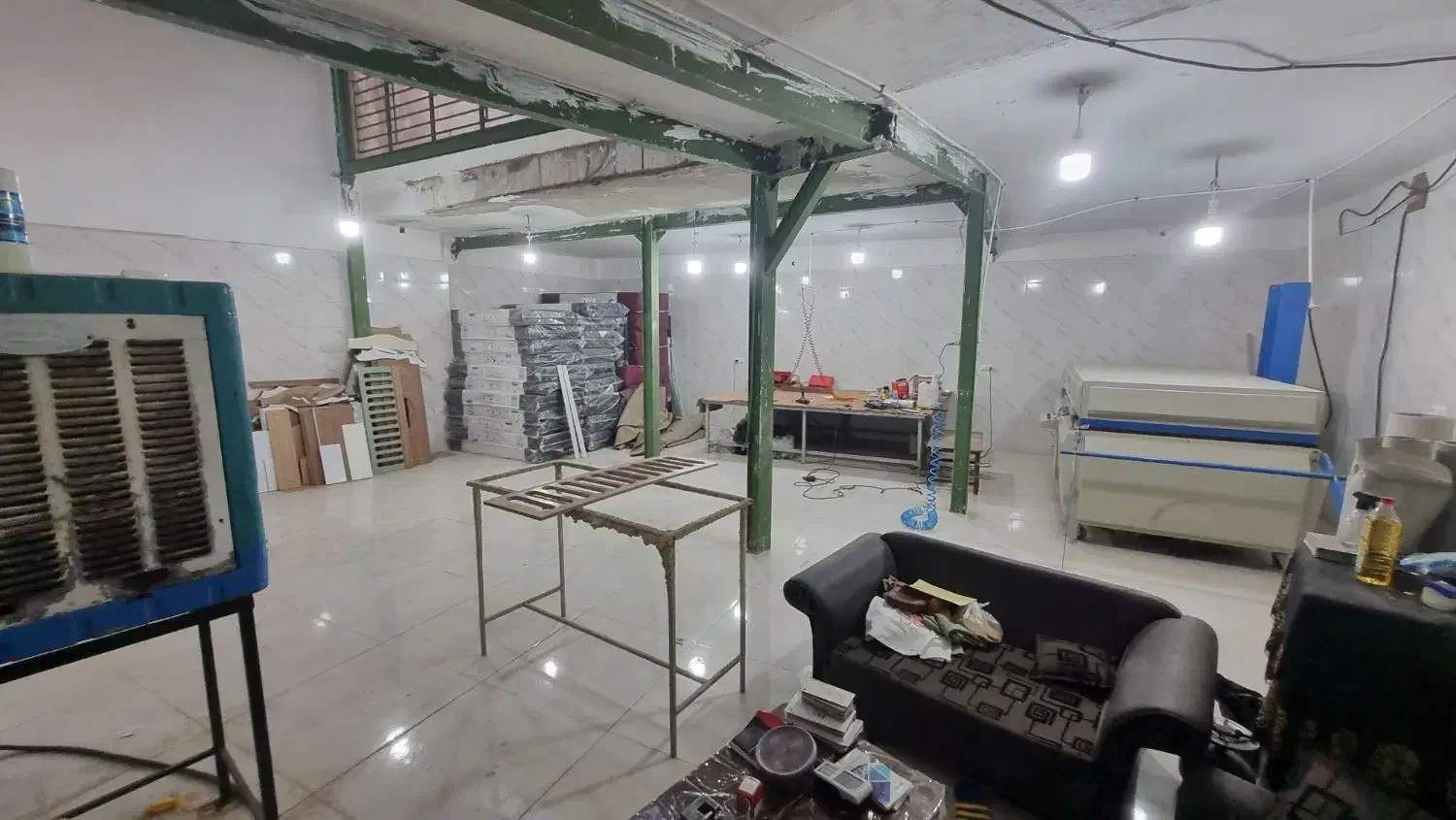 بر خیابان منوچهری/۱۴۰ متر مغازه/۷۰ متر مسکونی|فروش خانه و ویلا|دورود, |دیوار