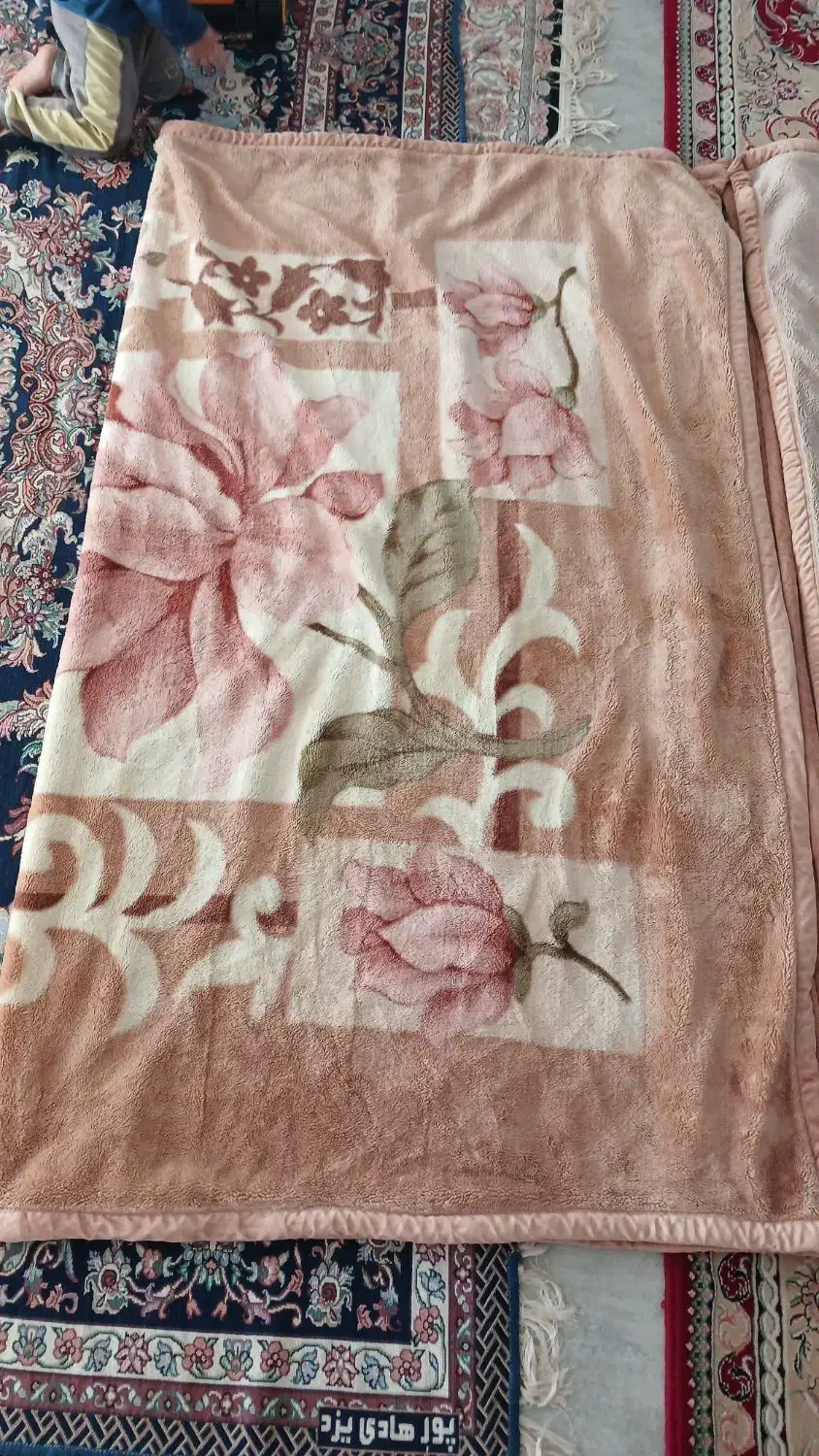 پتو گلباف درحد جنس اصل|رختخواب، بالش، پتو|آزادشهر, |دیوار