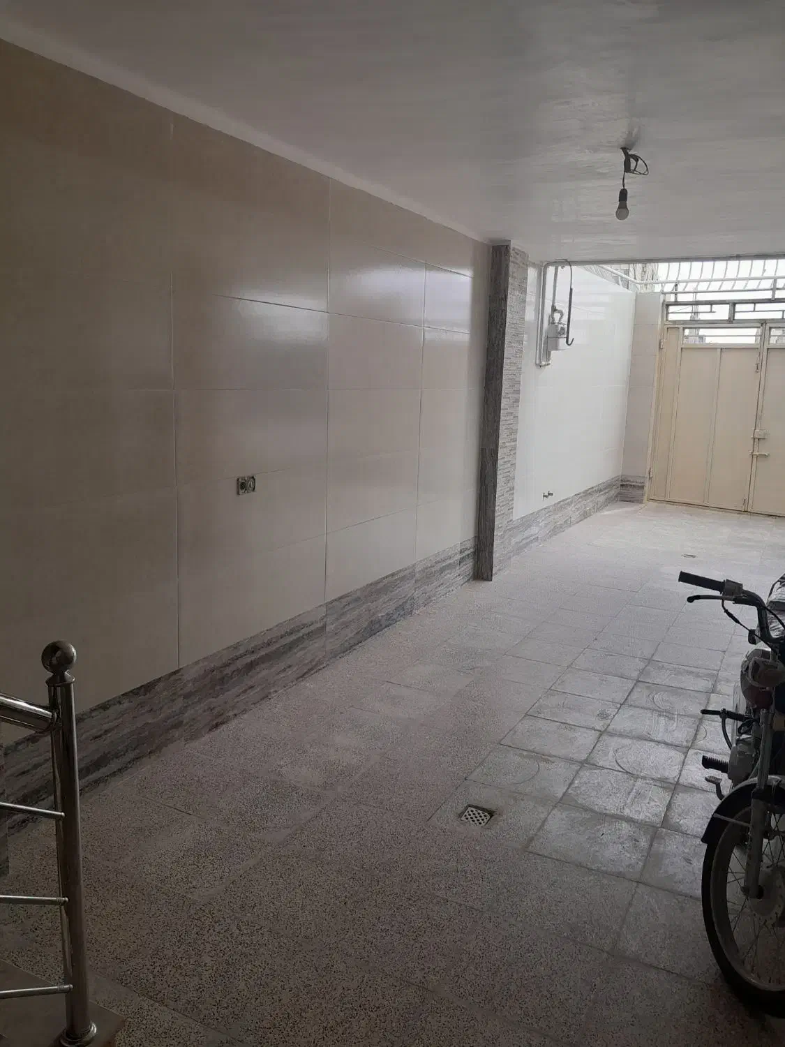 خانه ویلایی بر خیابان افتاب رو معاوضه وفروش|فروش خانه و ویلا|خمینیشهر, |دیوار