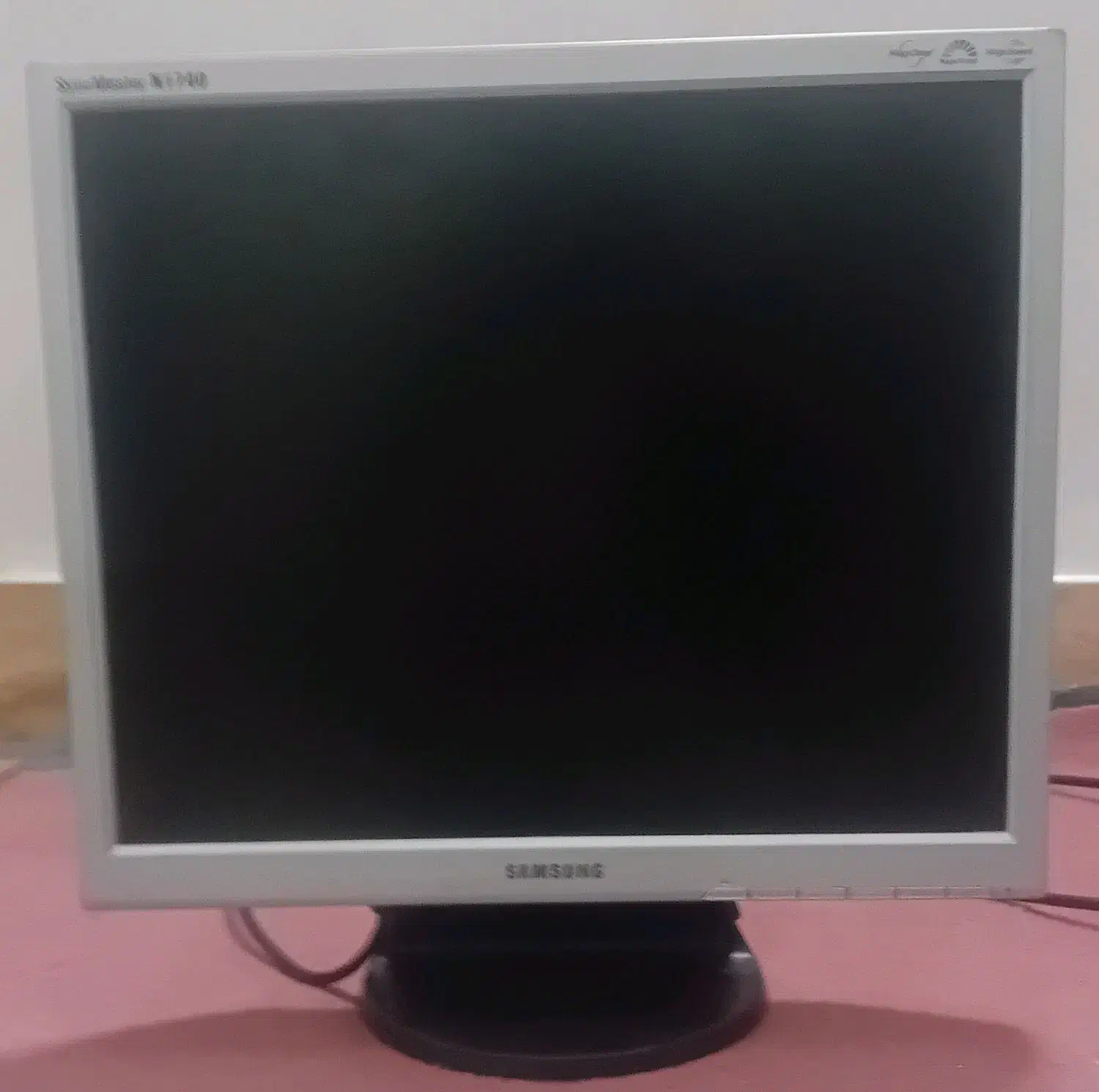 مانیتور سامسونگ 17 کاملا سالم در حد کم کار|قطعات و لوازم جانبی رایانه|گنبد کاووس, |دیوار