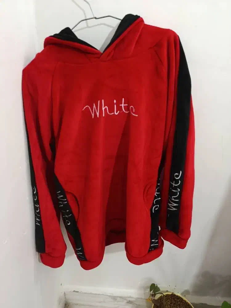 تعدادی کت وهودی|لباس|پاکدشت, کبودگنبد|دیوار