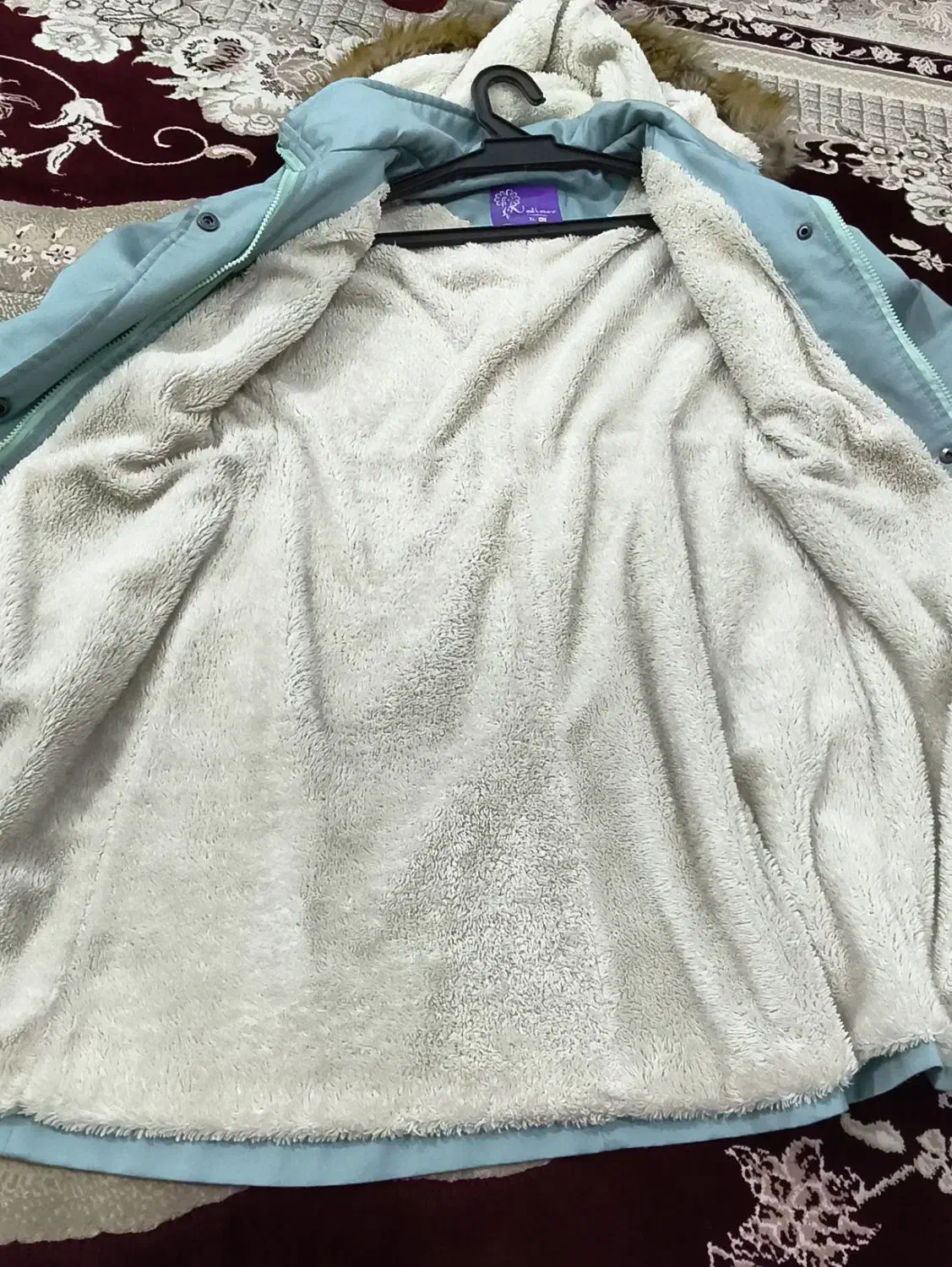 پالتو|لباس|اهواز, کمپلو جنوبی|دیوار