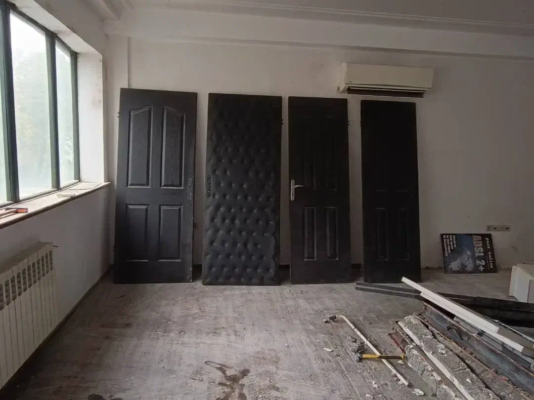 فروش درب اتاقی HDF همراه با چهارچوب آهنی دست دوم|مصالح و تجهیزات ساختمان|رشت, بلوار گیلان|دیوار