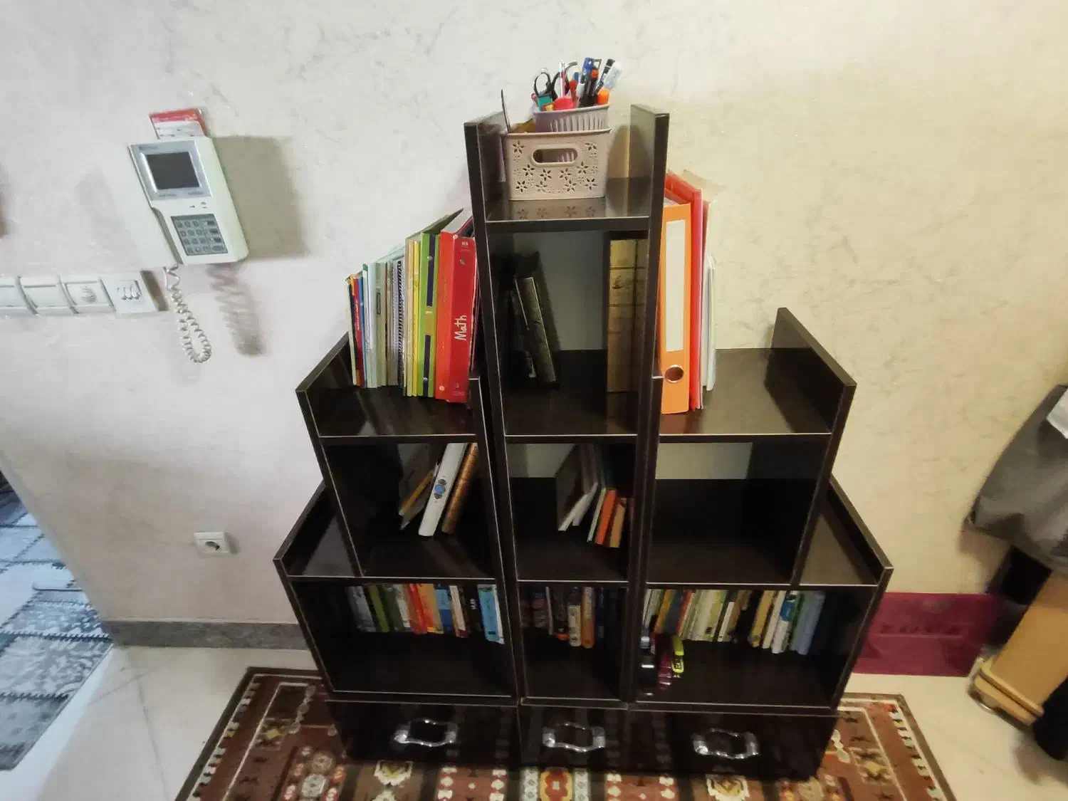 کتابخانه|کتابخانه، شلف، قفسه‌های دیواری|شاهین‌شهر, مخابرات (شهید بهشتی)|دیوار