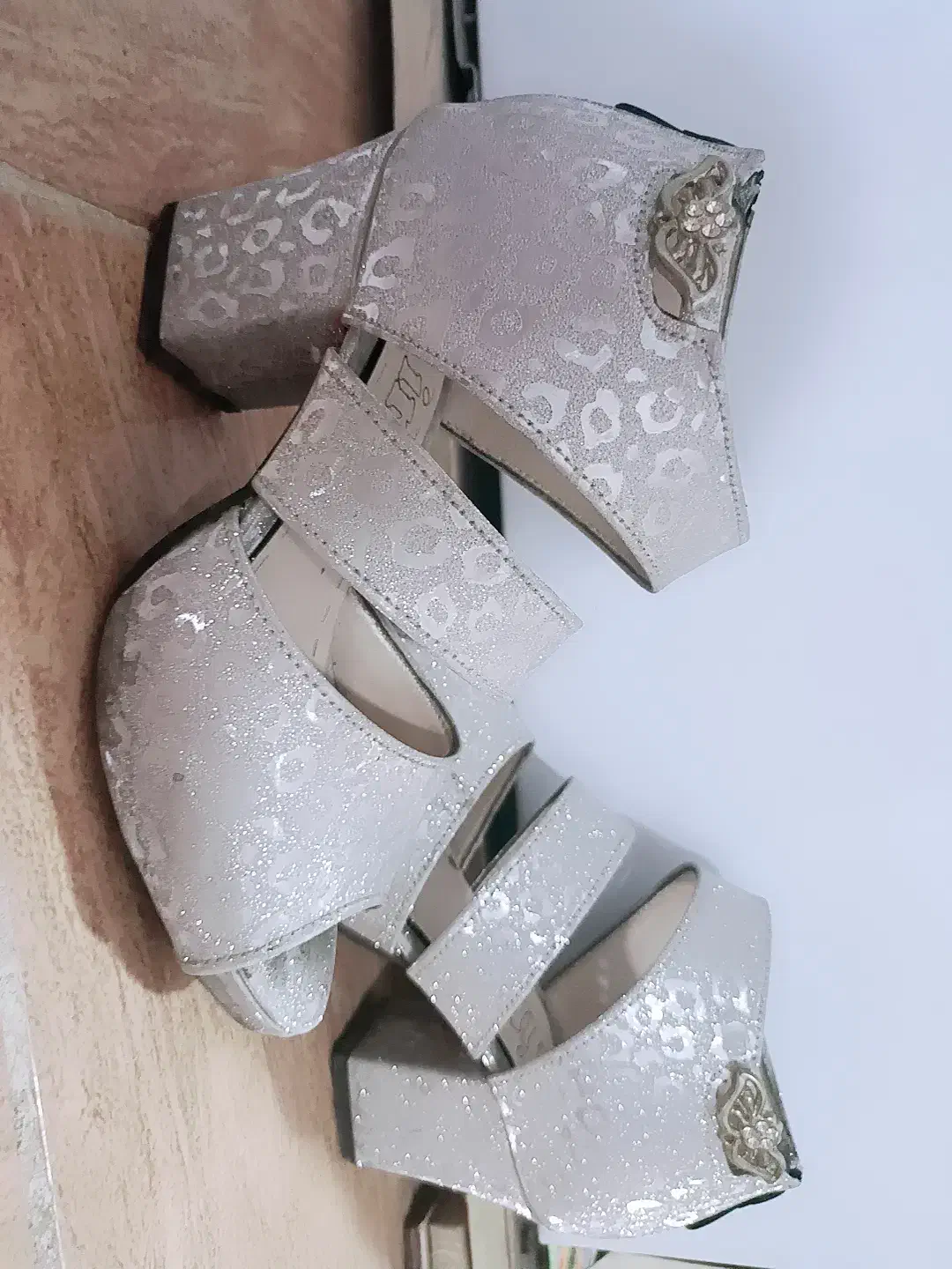 صندل مجلسی دخترانه|کفش و لباس بچه|شیراز, سلطان آباد|دیوار