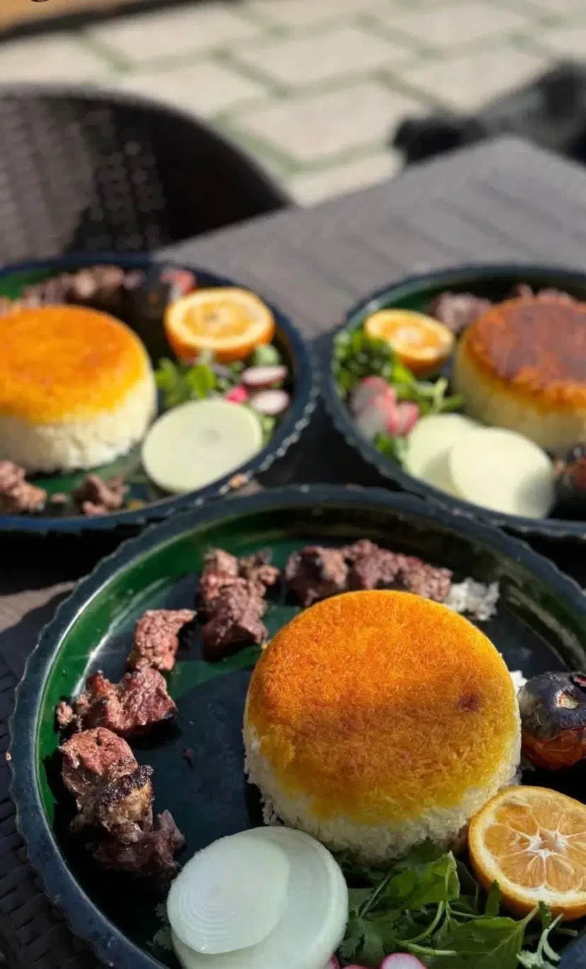 نیروی کار در رستوران خان سرا|استخدام خدمات فروشگاه و رستوران|آستانه اشرفیه, |دیوار