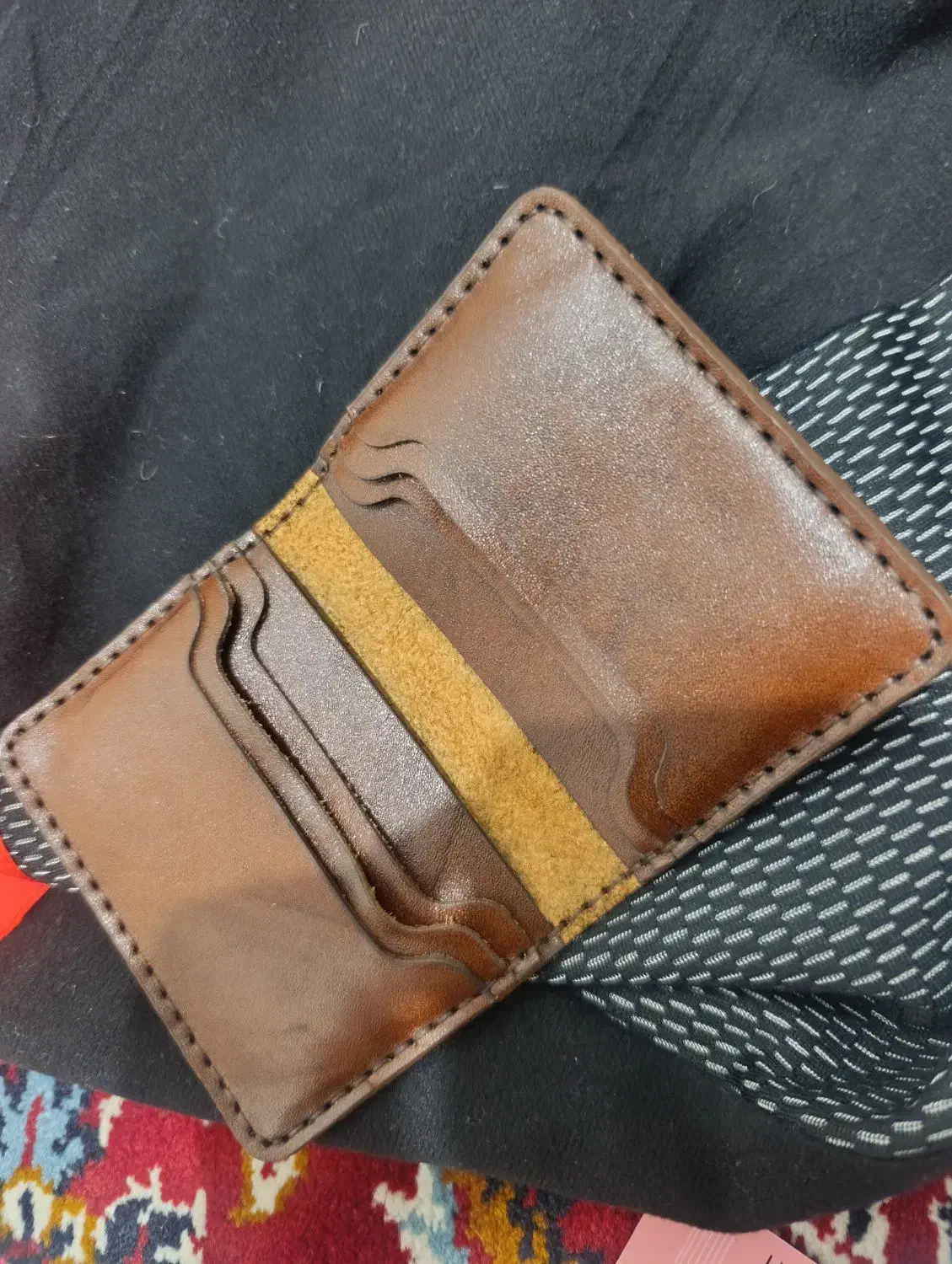 گیف|کیف، کفش، کمربند|اردبیل, |دیوار