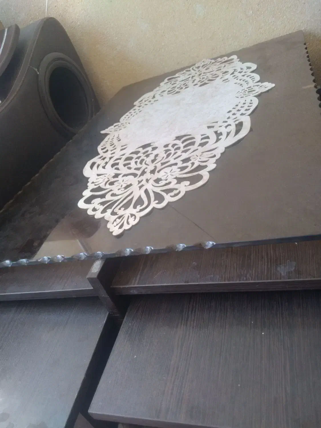 میز پنج تیکه تمیز نو|مبلمان خانگی و میز عسلی|تربت‌حیدریه, منظر|دیوار