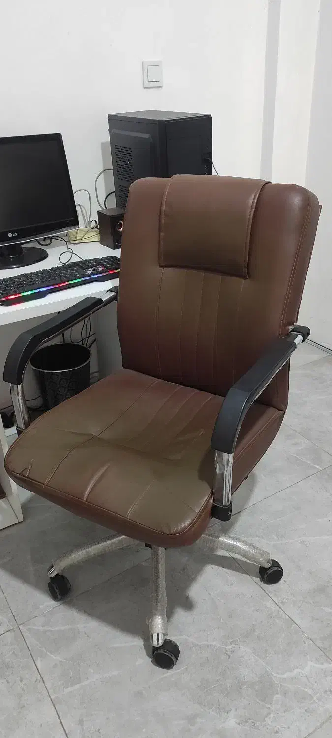 صندلی و میز کامپیوتر|میز تحریر و کامپیوتر|محمدیه-قزوین, |دیوار