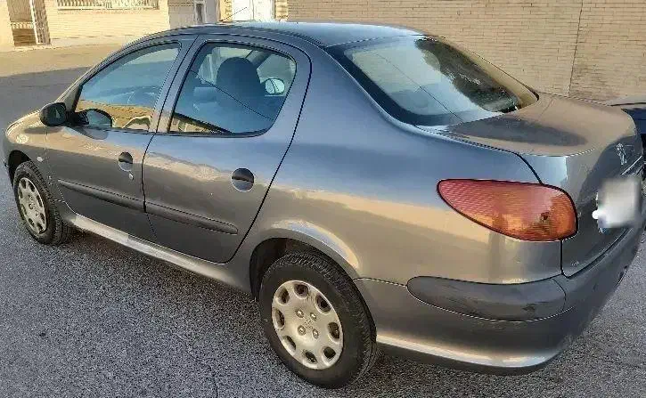 پژو۲۰۶ صندوقدار وی۸ (فول) مدل۹۳ تمیز|خودرو سواری و وانت|رفسنجان, |دیوار