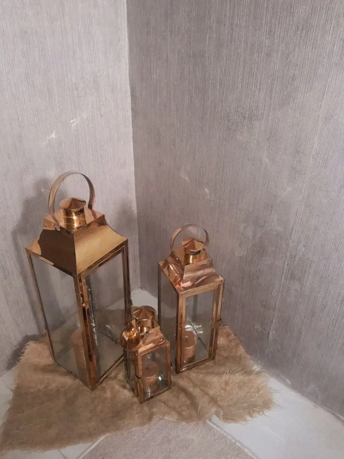 ایینه قدی|آینه|نیشابور, فرح بخش|دیوار