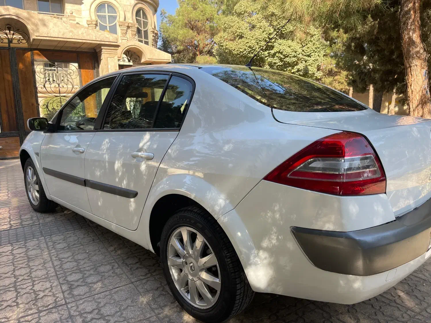 مگان مدل ۹۱|خودرو سواری و وانت|اصفهان, سعادتآباد|دیوار