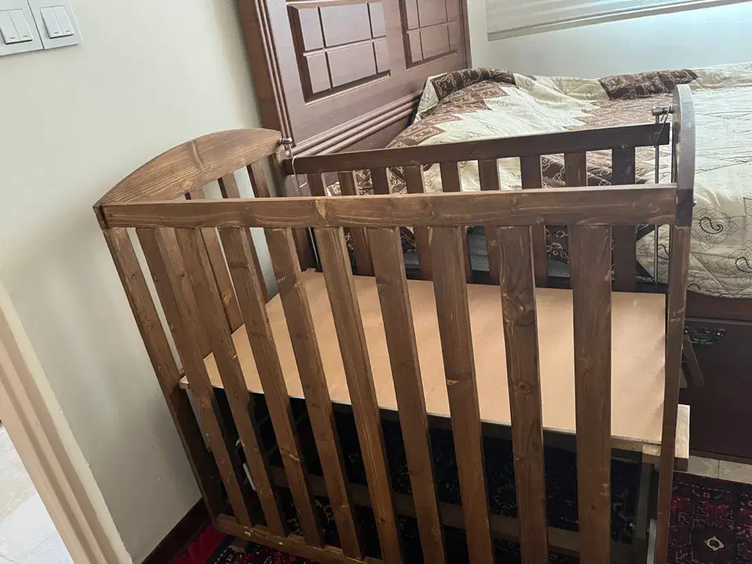 تخت و گهواره کنار مادر|تخت و صندلی بچه|تهران, شهمیرزادی|دیوار