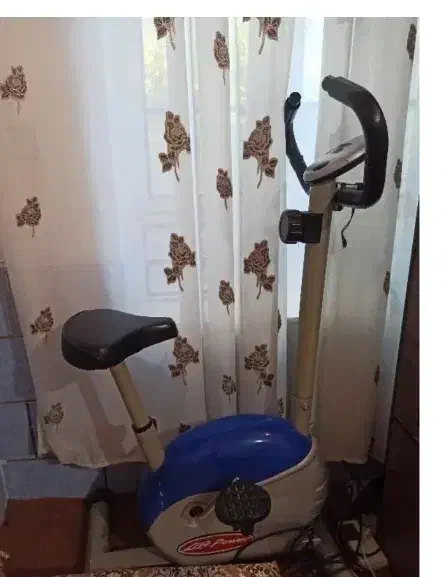 دوچرخه دیجیتال ثابت سالم|کنسول، بازی ویدئویی و آنلاین|شیراز, آبیاری|دیوار