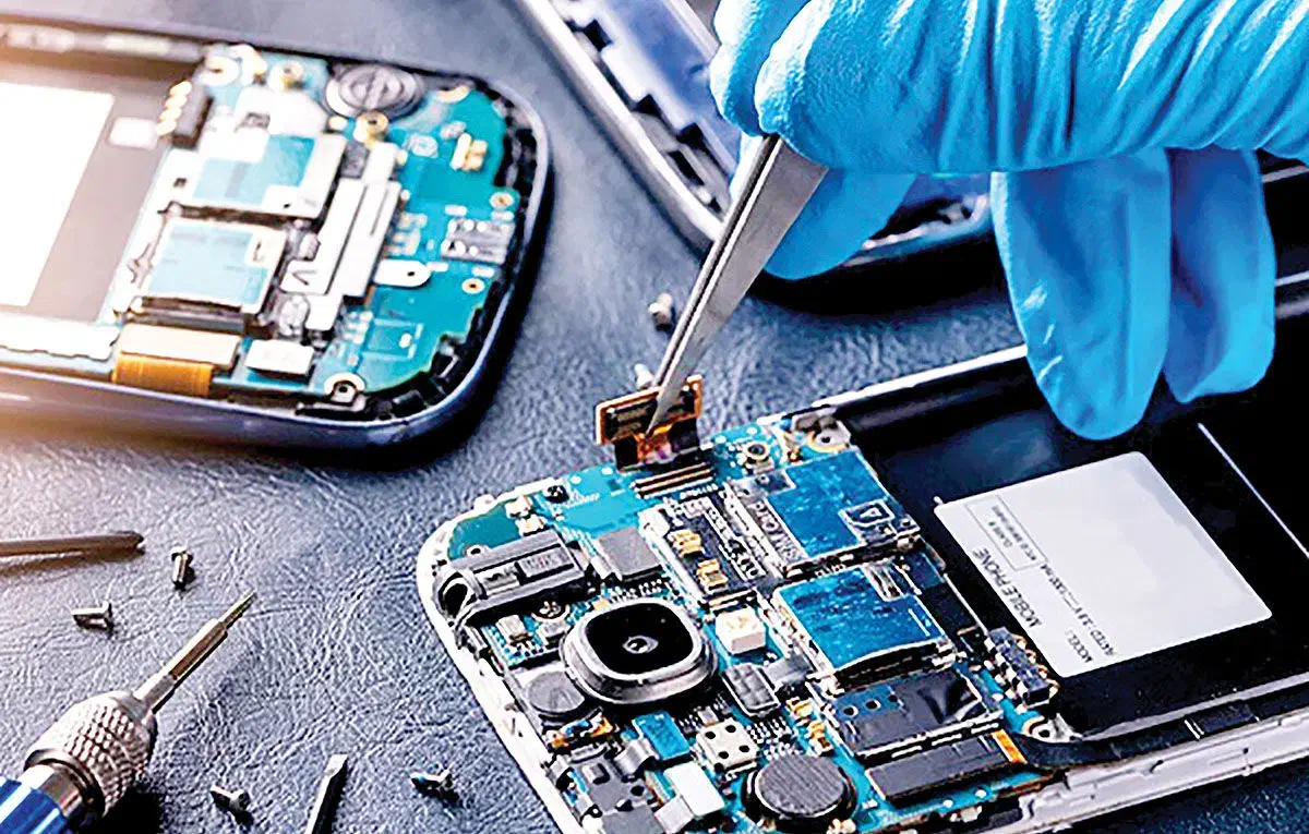 سرویس تخصصی تعمیرات موبایل به همراه گارانتی|خدمات رایانه‌ای و موبایل|مشهد, کارگران|دیوار