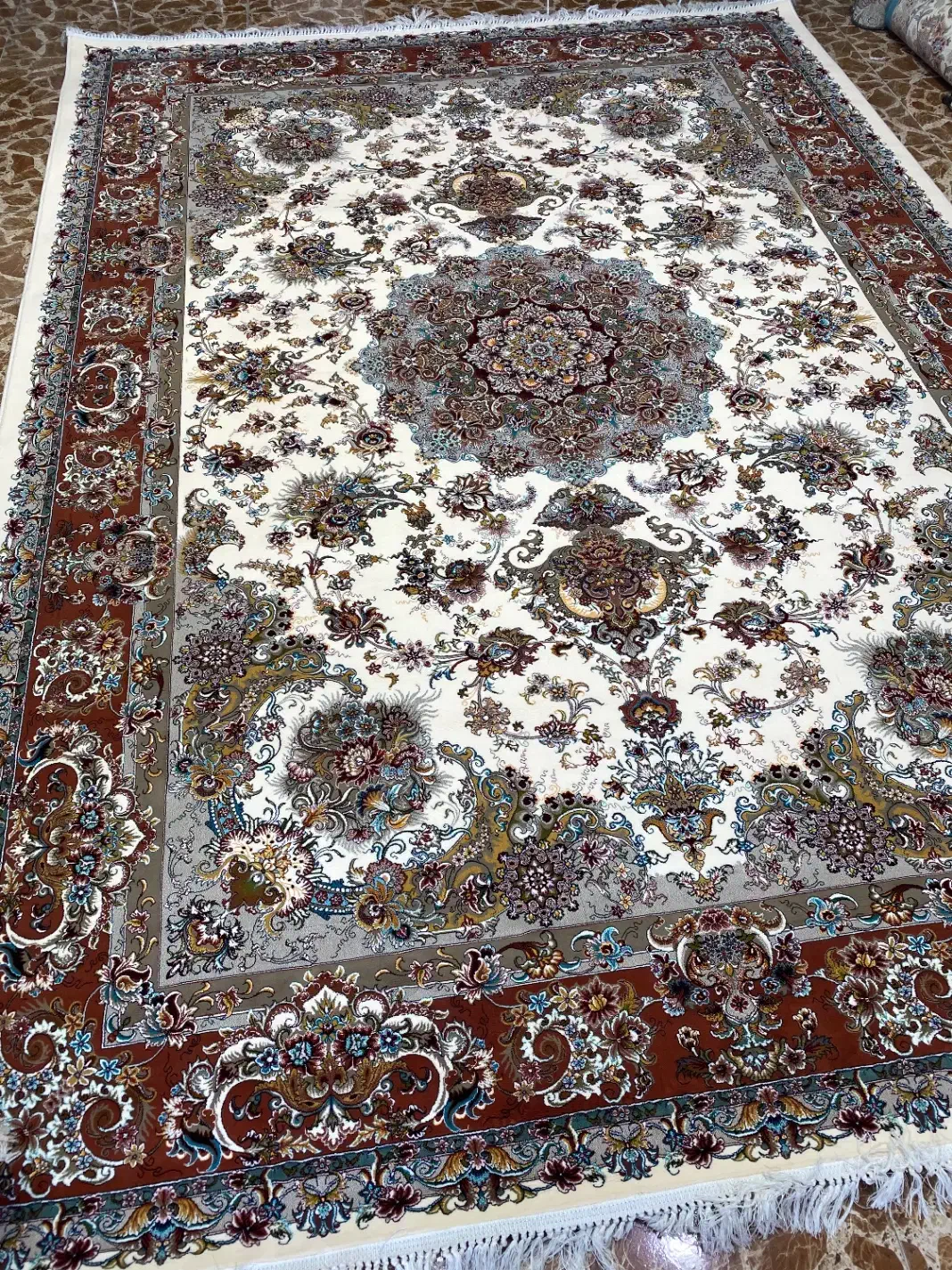 بزرگترین طرح تعویض فرش کهنه بافرش نو(فرش کریمزاده)|فرش|تبریز, |دیوار