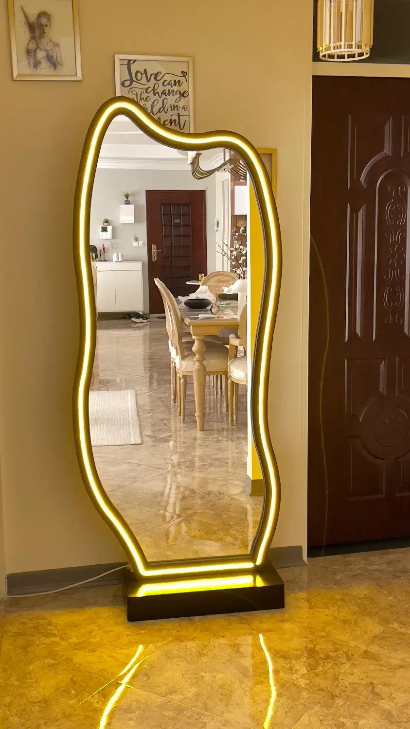 ایینه دفرمه لاین نوری|آینه|قدس, شهرقدس|دیوار