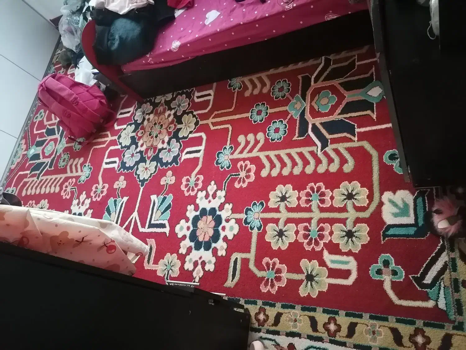 قالی|فرش|مرودشت, مسکن مهرگان|دیوار