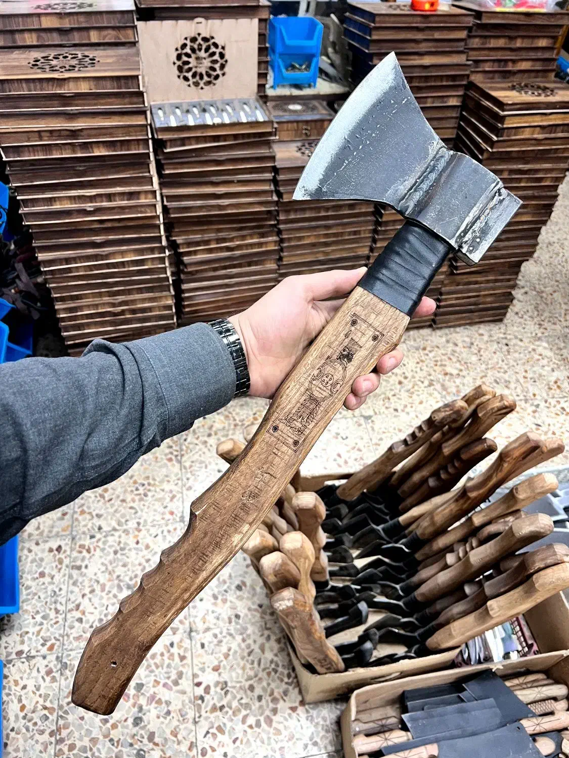 تبر سایز بزرگ آهنبر استاد هادی ارسال با پست|کوهنوردی و کمپینگ|تهران, زنجان جنوبی|دیوار