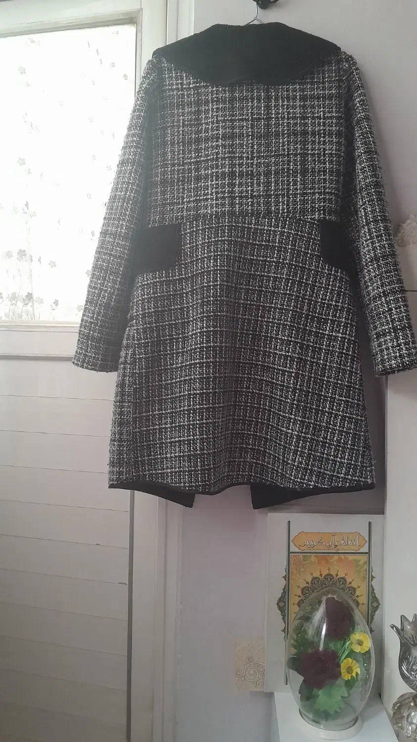 پالتو|لباس|مشهد, کوی ولیعصر|دیوار