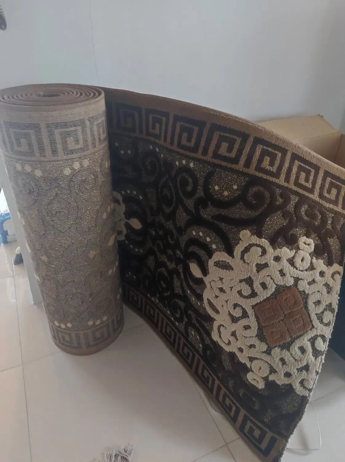 کناره جنس فرش کم کارکرده حدودا هفت متر|فرش|بندر انزلی, سید آسیه|دیوار