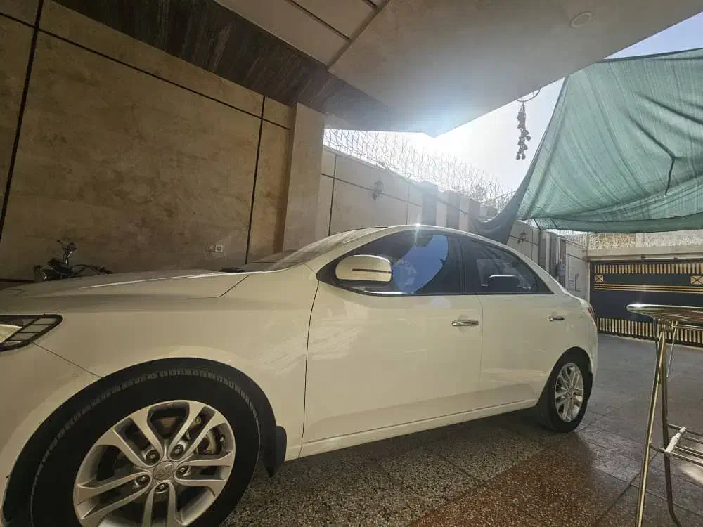 سراتو ۹۷ ابشنال سفید مونتاژ|خودرو سواری و وانت|خمینی‌شهر, |دیوار