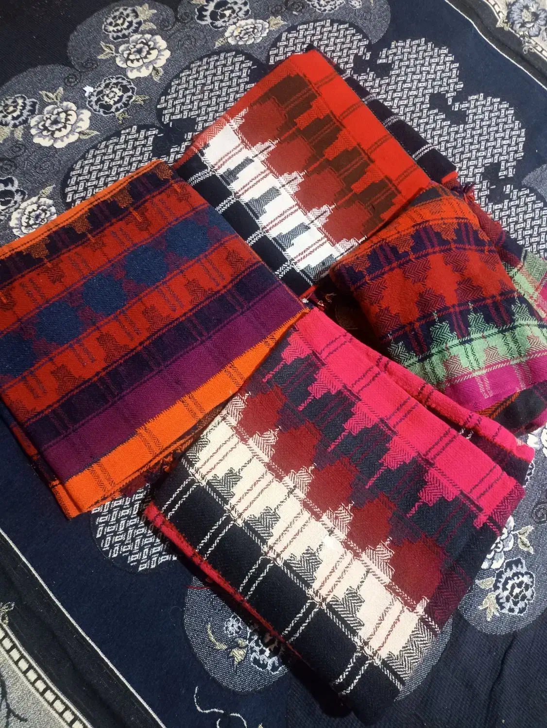 چهارعدد جاجم نو|گلیم، جاجیم، گبه|مهران (ایلام), |دیوار