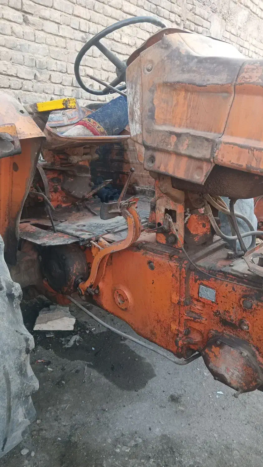 تراکتور رومانی|خودرو سنگین|قم, نیروگاه|دیوار