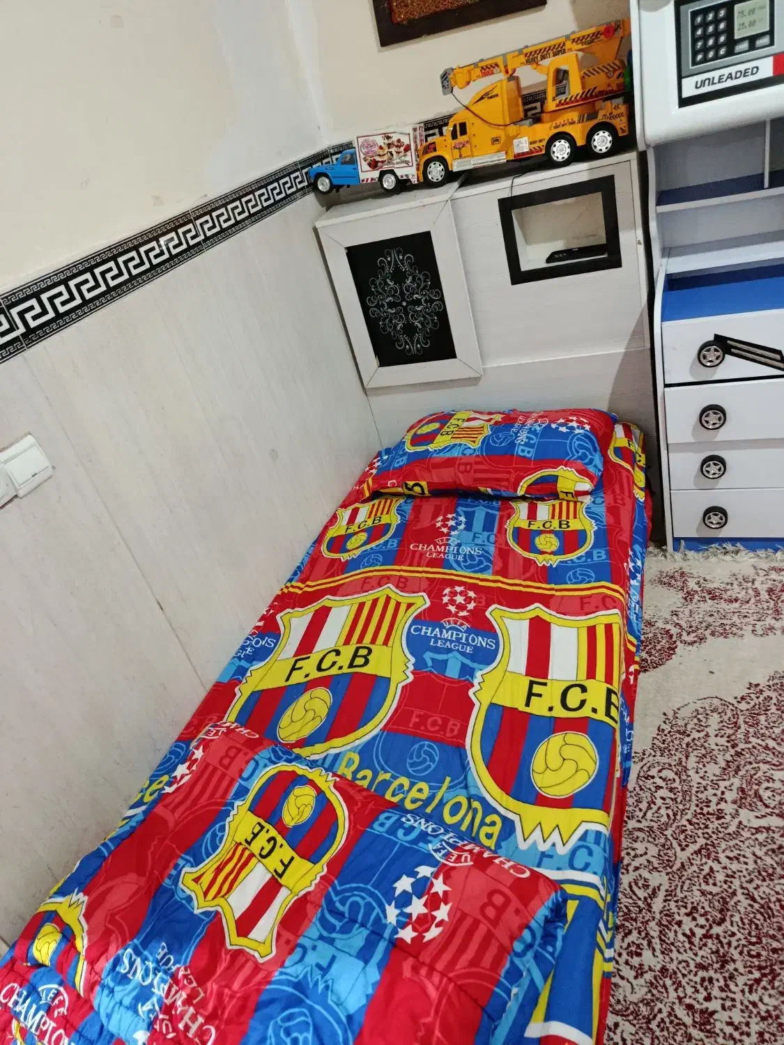 تخت با تشک|تخت و سرویس خواب|کرج, حصارک پایین|دیوار