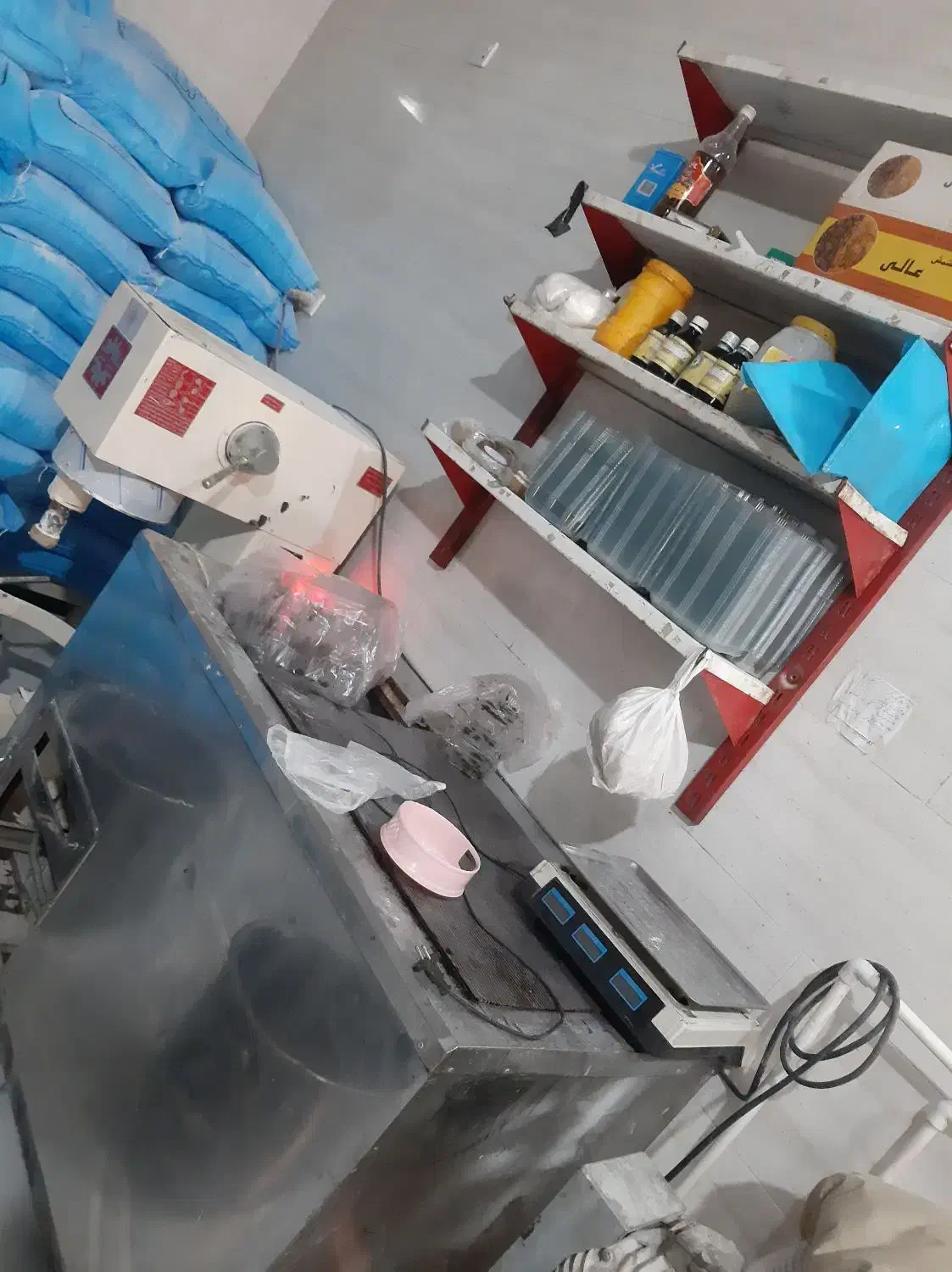 مغازه نان فانتزی|فروشگاه و مغازه|باوی, |دیوار