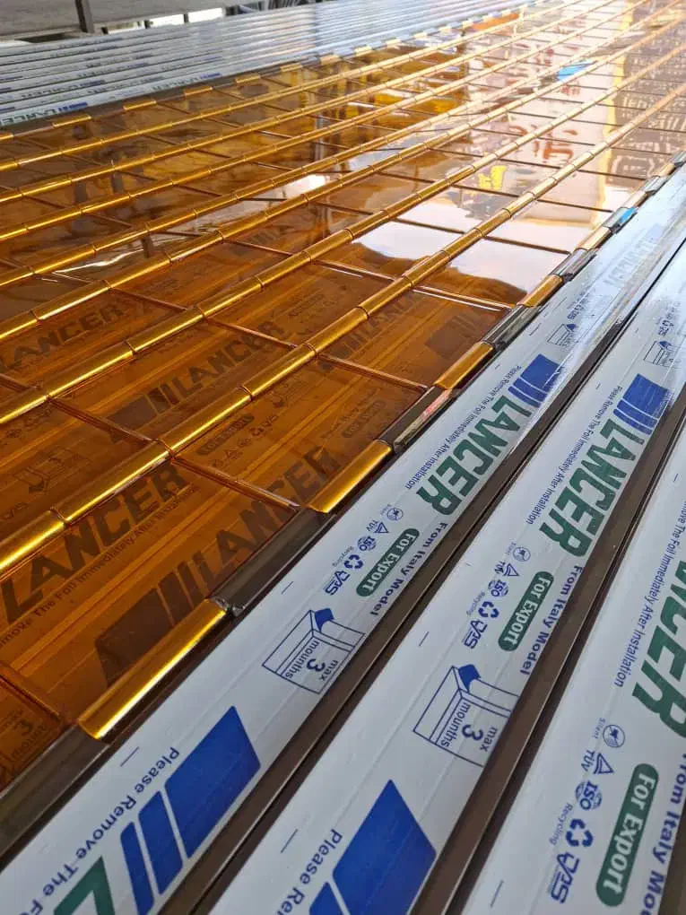 کرکره برقی های 4 پل شیشه ی پلی کربنات رونیک|خدمات پیشه و مهارت|کرمانشاه, |دیوار