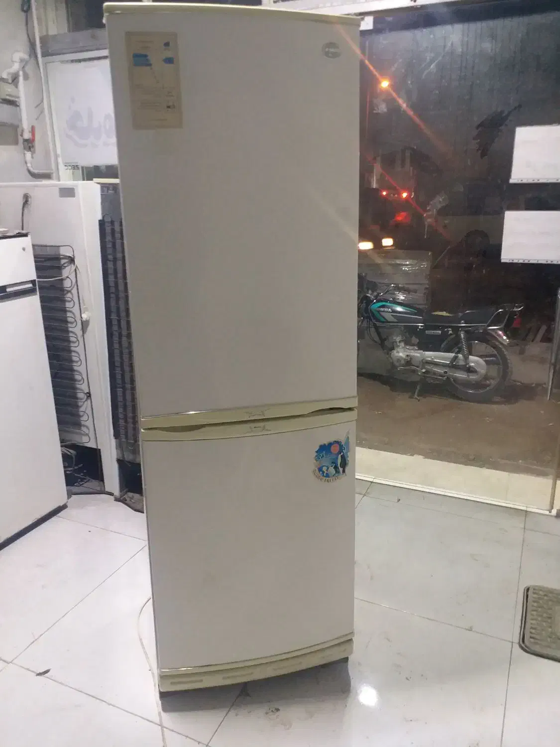 یخچال سالم و در حد میباشد|یخچال و فریزر|الوند, |دیوار