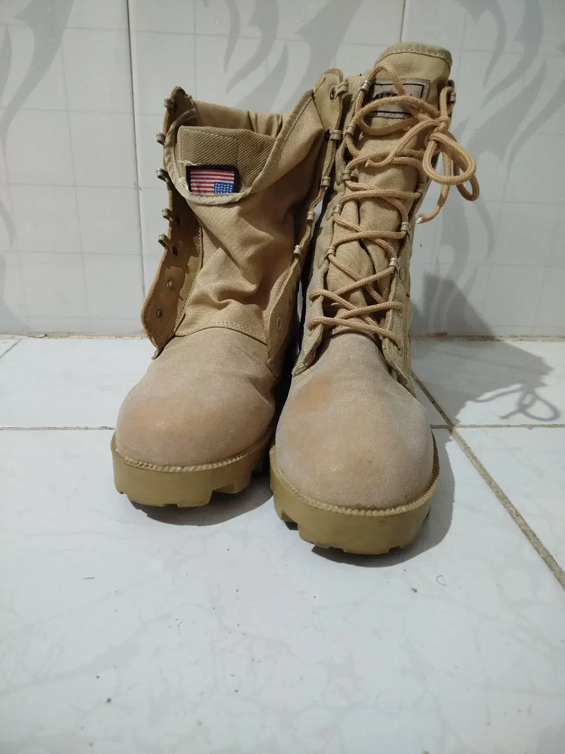 پوتین .|کیف، کفش، کمربند|مشکیندشت, |دیوار