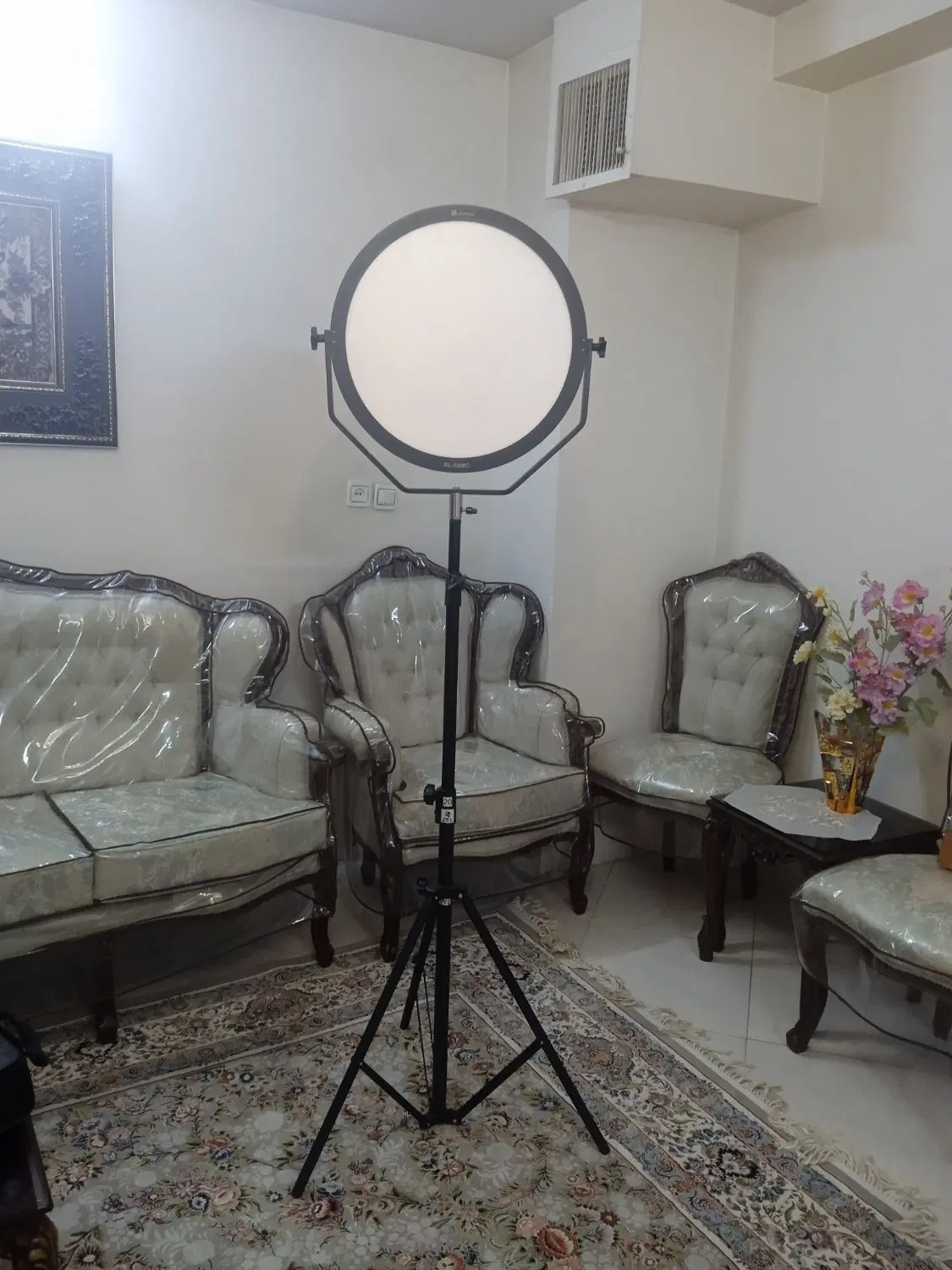 فلش پرتابل و نور ال ای دی گرد و سه پایه ساچلر|دوربین عکاسی و فیلمبرداری|تهران, شهرک ولیعصر شمالی|دیوار