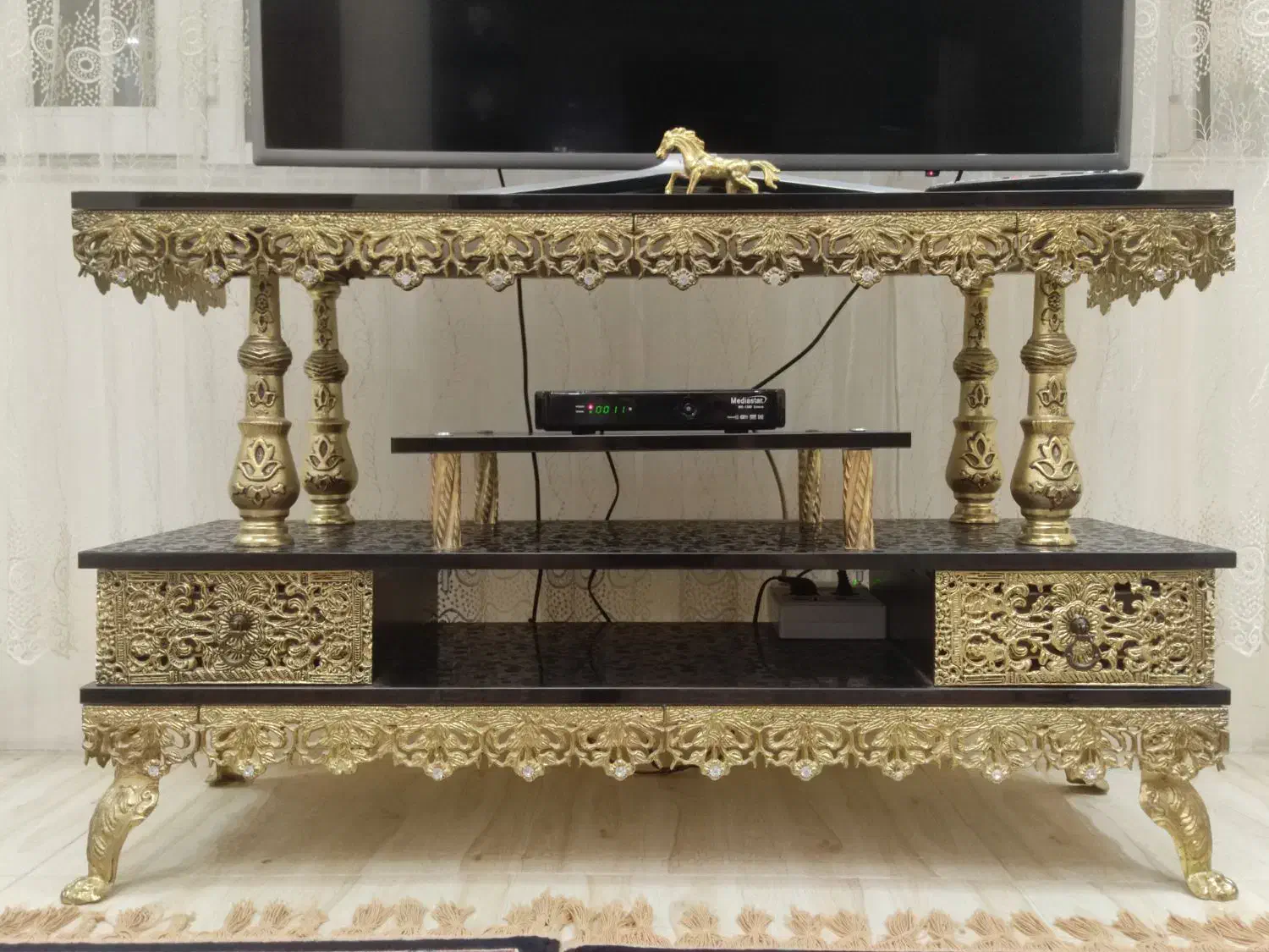 زیر تلویزیونی|میز تلویزیون|دهگلان, |دیوار