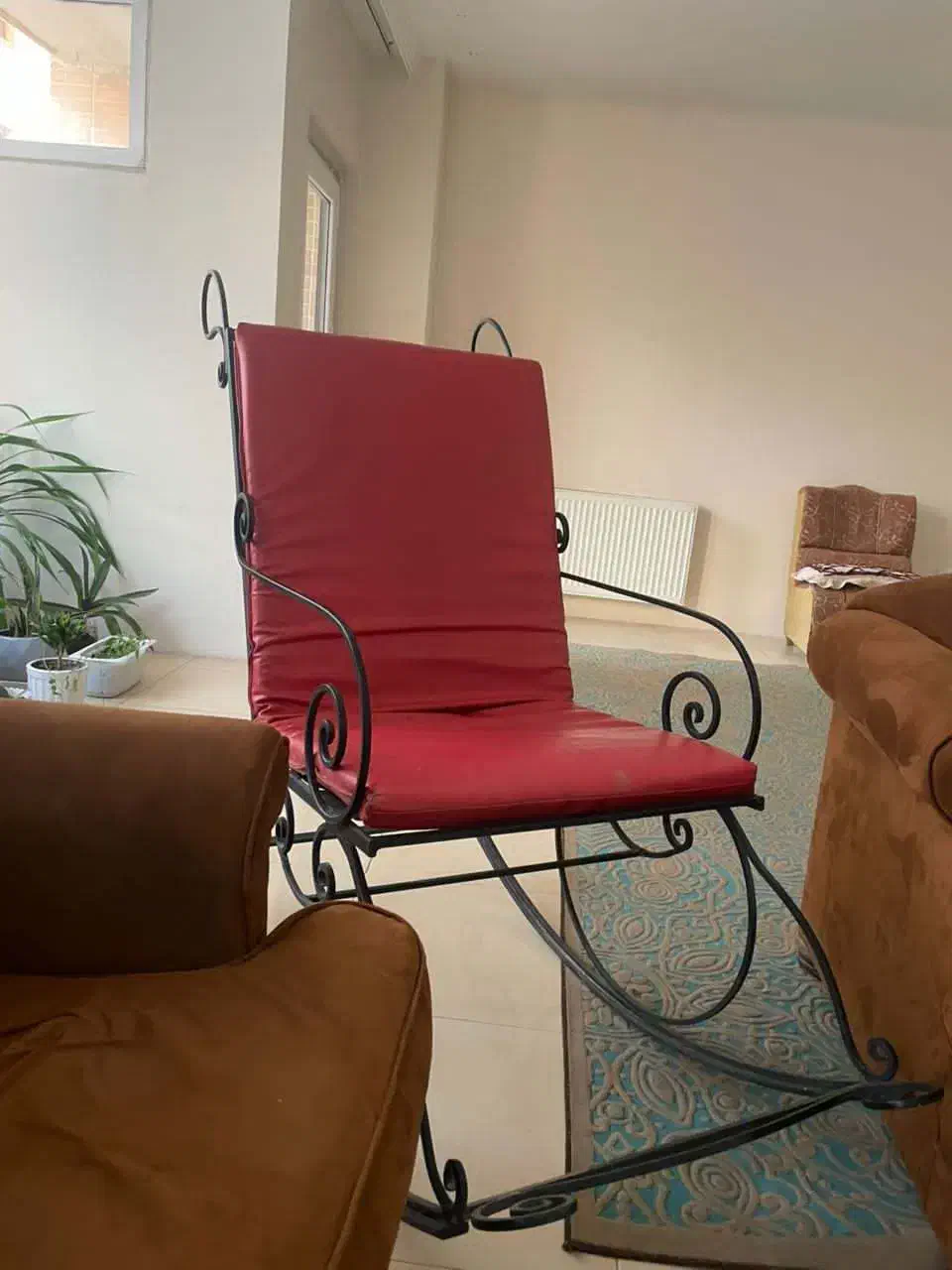 صندلی مادربزرگ|صندلی و نیمکت|اصفهان, باغ نگاره|دیوار