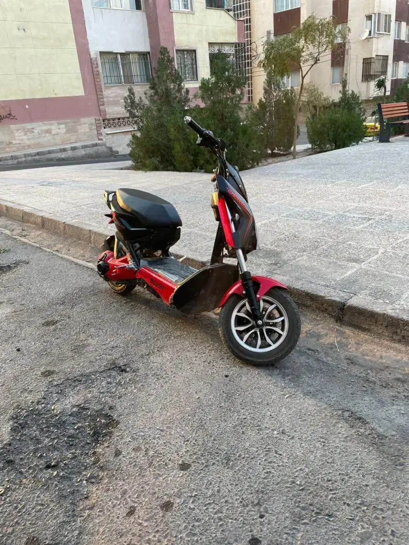 موتوربرقی دایچی|موتورسیکلت|پرند, فاز ۴|دیوار