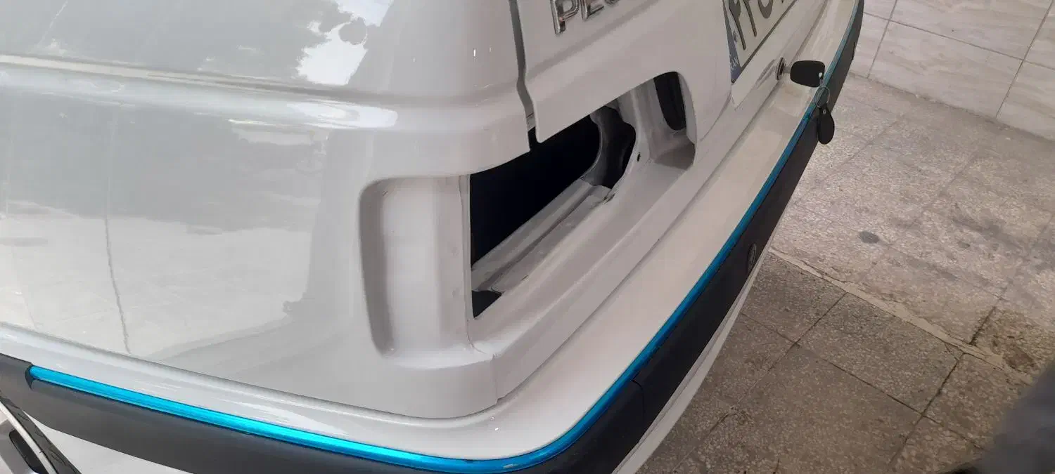 نقاشی خودرو پولیش لیسه گیری حرفه ای|خدمات موتور و ماشین|قم, سراجه (۱۵ خرداد)|دیوار