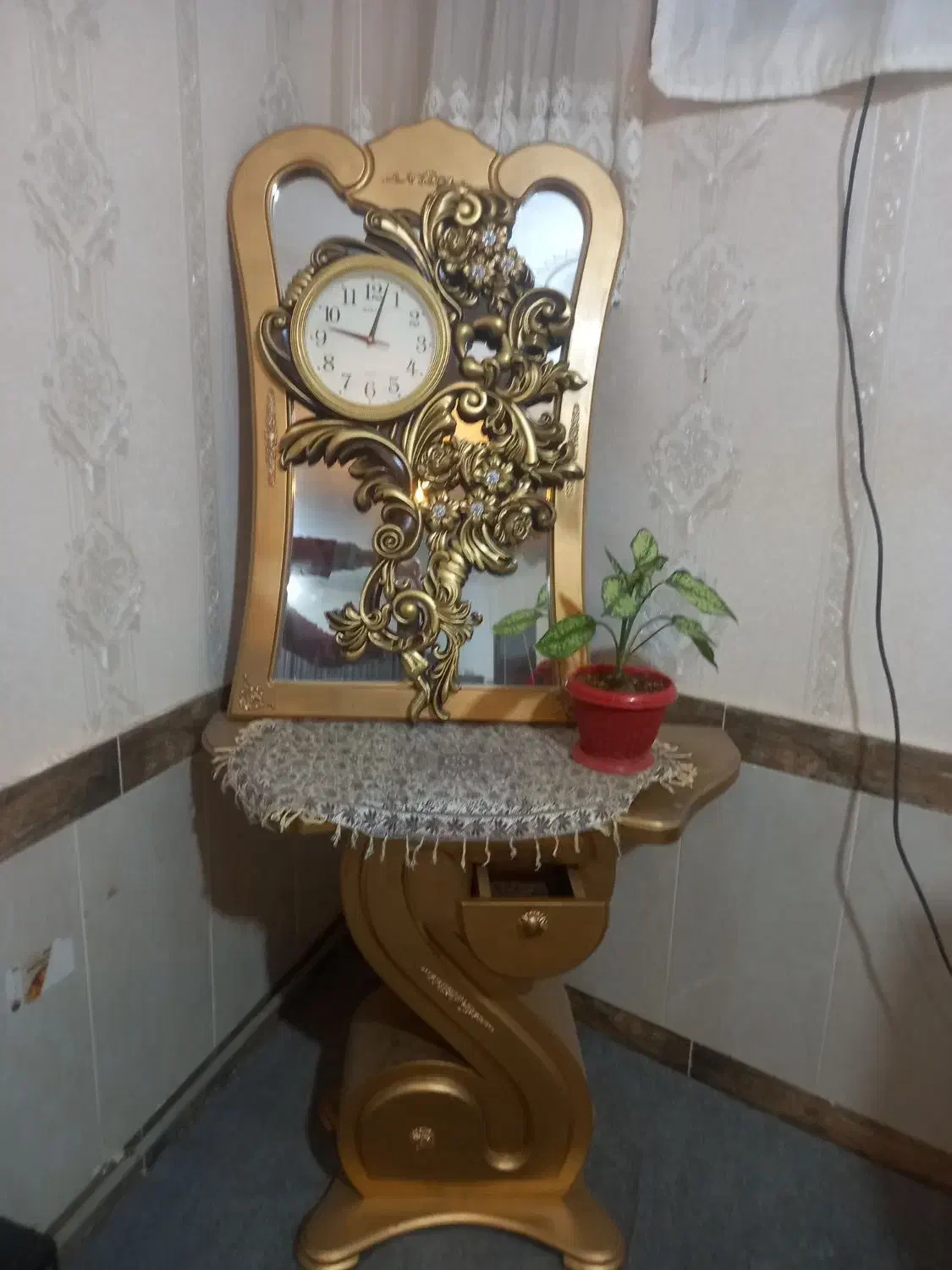 جلو مبلی اینه دار|مبلمان خانگی و میز عسلی|مرند, |دیوار