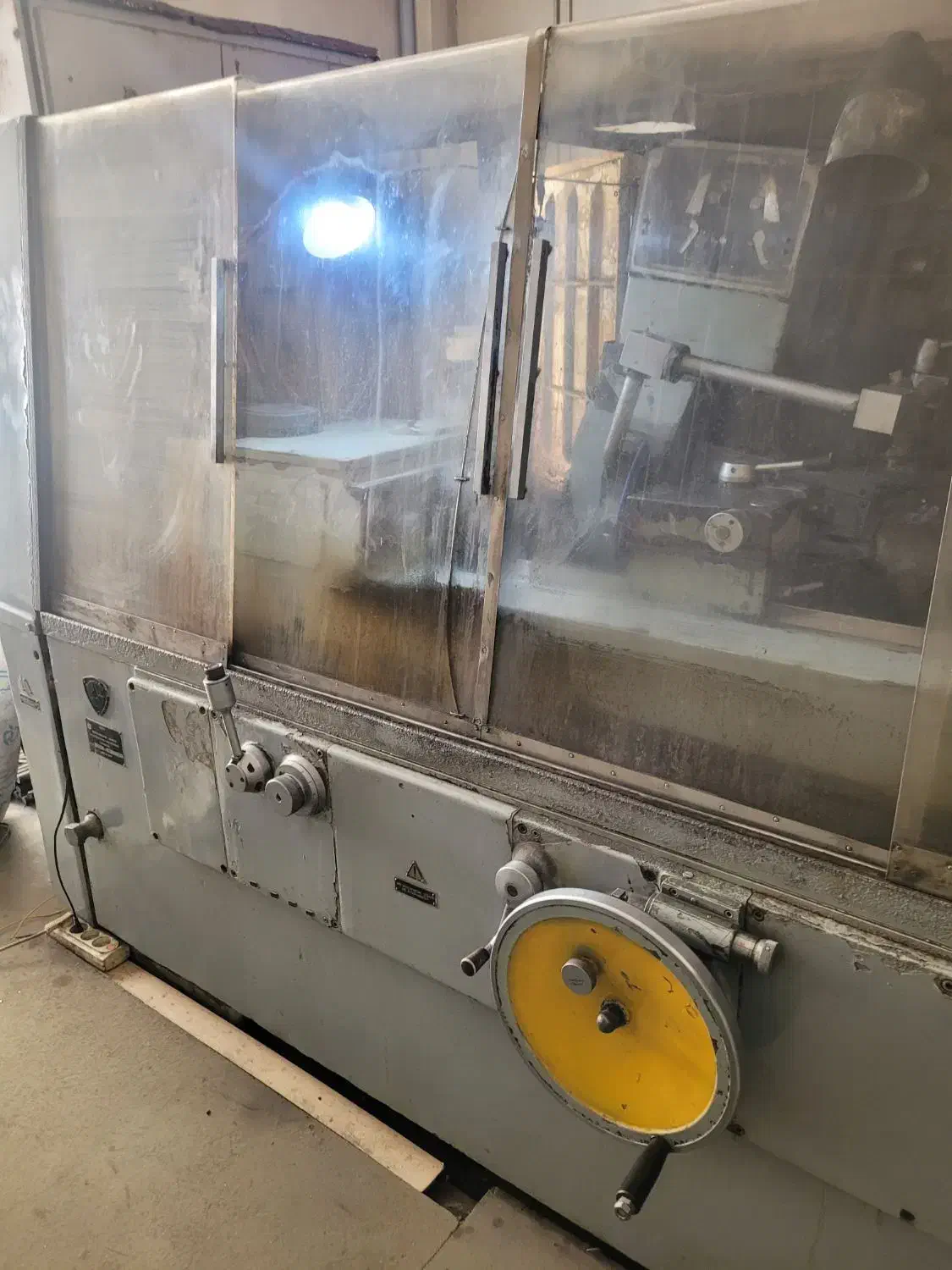 سنگ ماردون  روسی|ماشین‌آلات صنعتی|خسروشاه, |دیوار