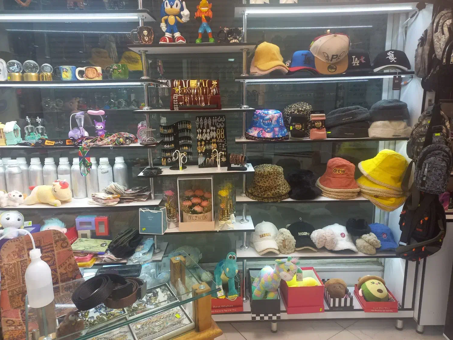 ویترین و قفسه|فروشگاه و مغازه|هشتگرد, هشتگرد قدیم|دیوار